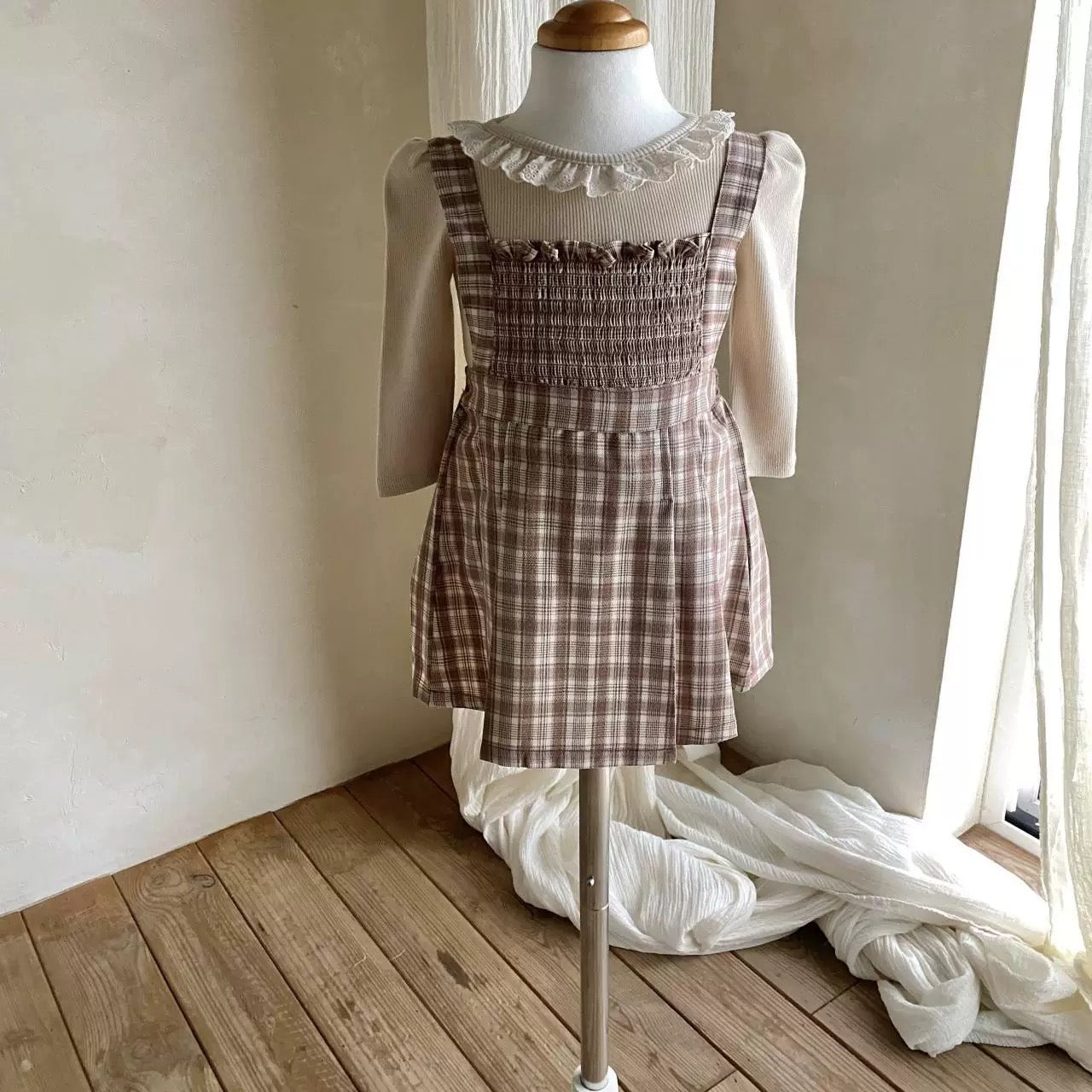 木耳蕾絲邊公主袖上衣