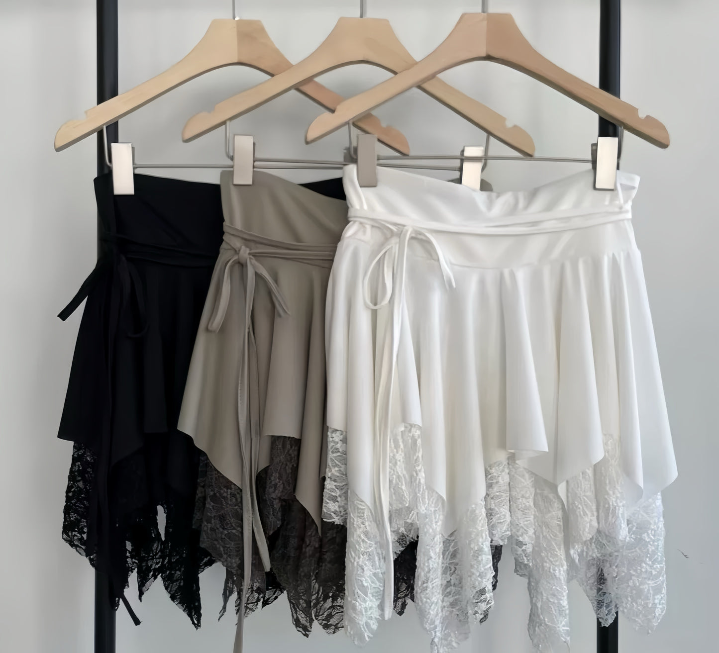 百搭蕾絲鬢邊綁帶短裙📸