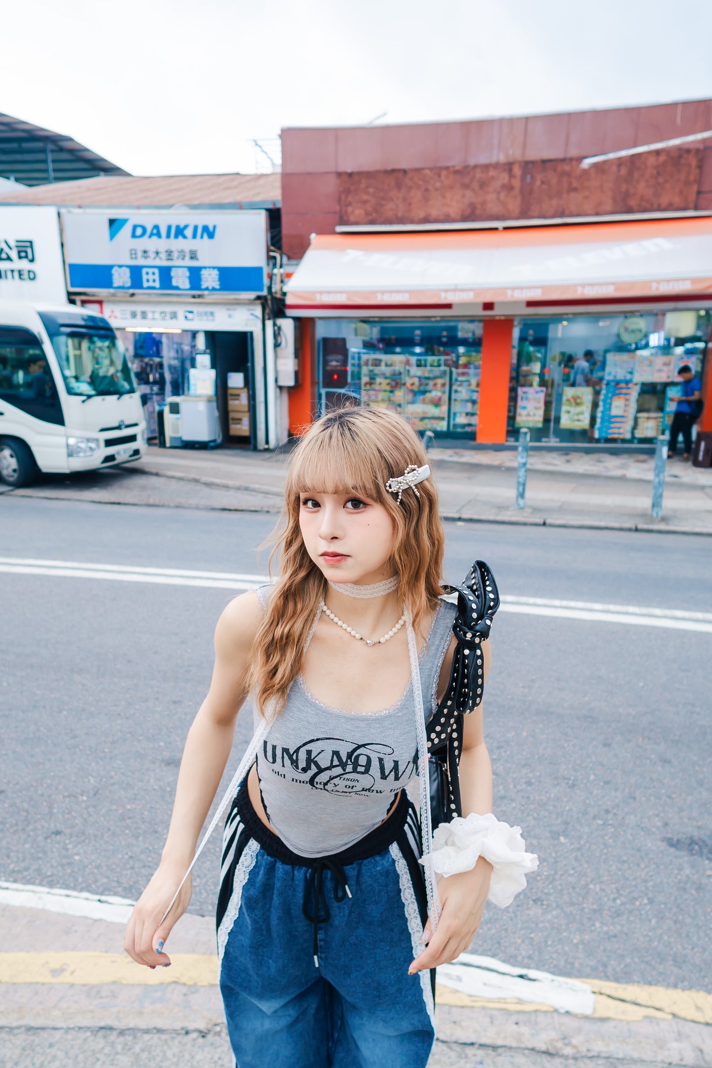【🖤📸三色入 韓系街頭風!連胸罩蕾絲背心】
