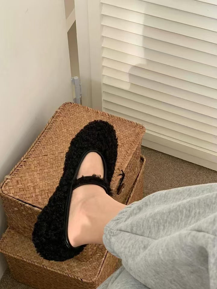 羊羔毛一字扣平底鞋🔖