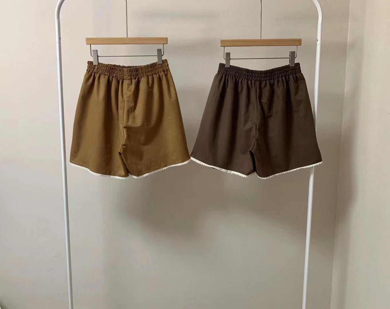 拼色鬆緊休閒短褲( •̀֊•́ ) ̖́-