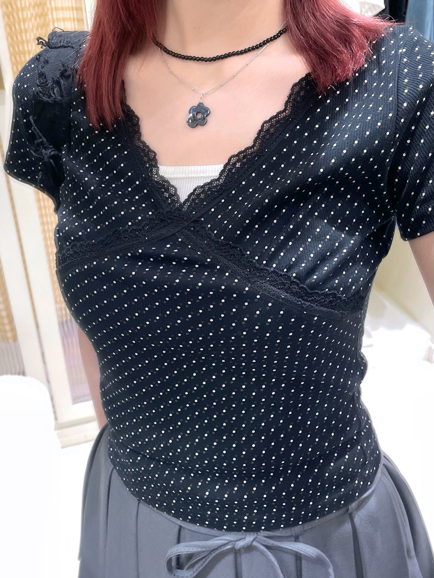 蕾絲拼邊黑白波點上衣✨