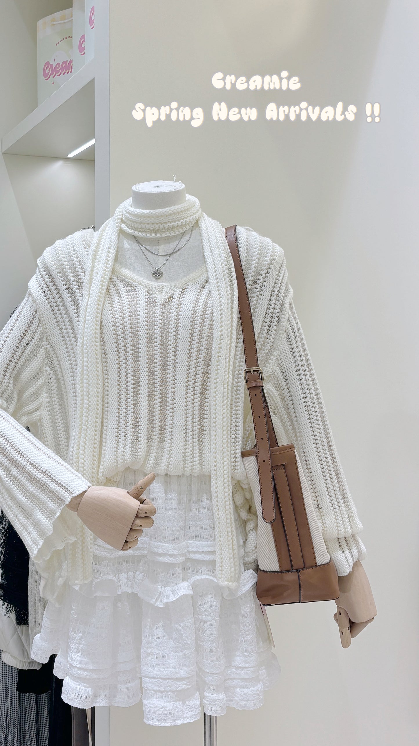 掛頸縷空V領上衣🩶🩶