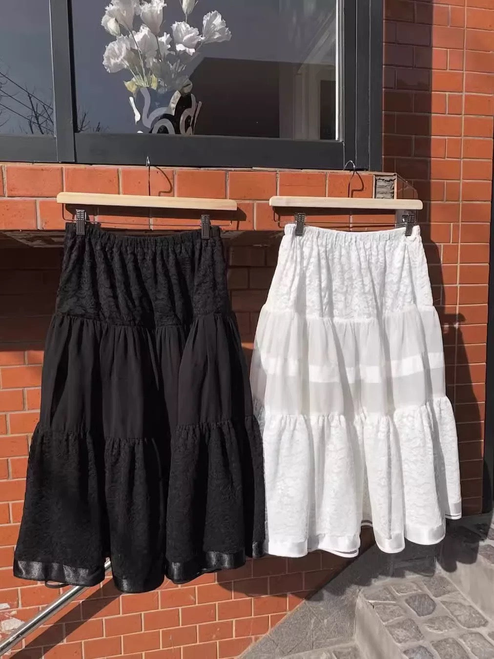 間條長袖上衣+蕾絲長裙🛒