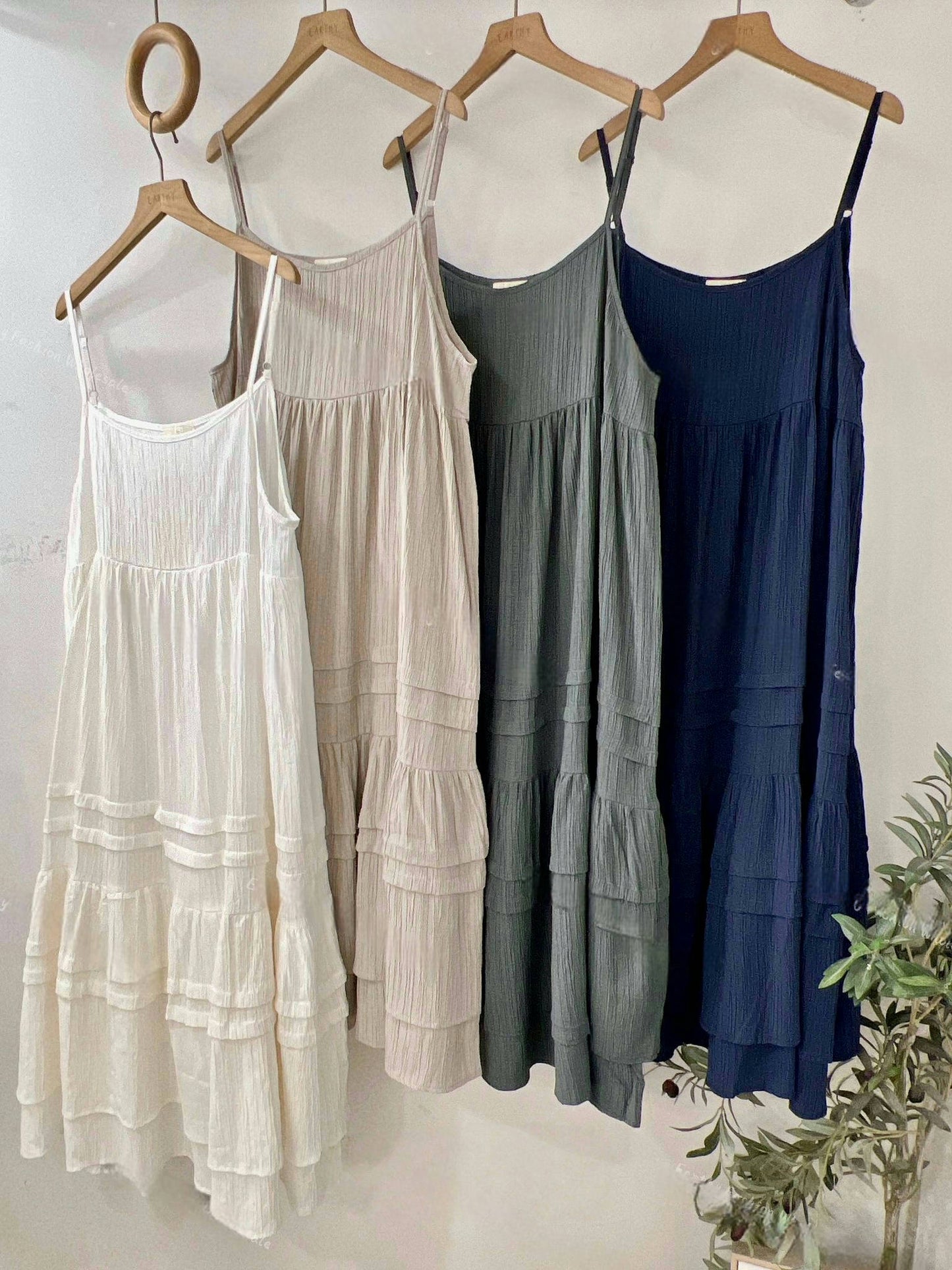 日系吊帶連身裙✨🩷