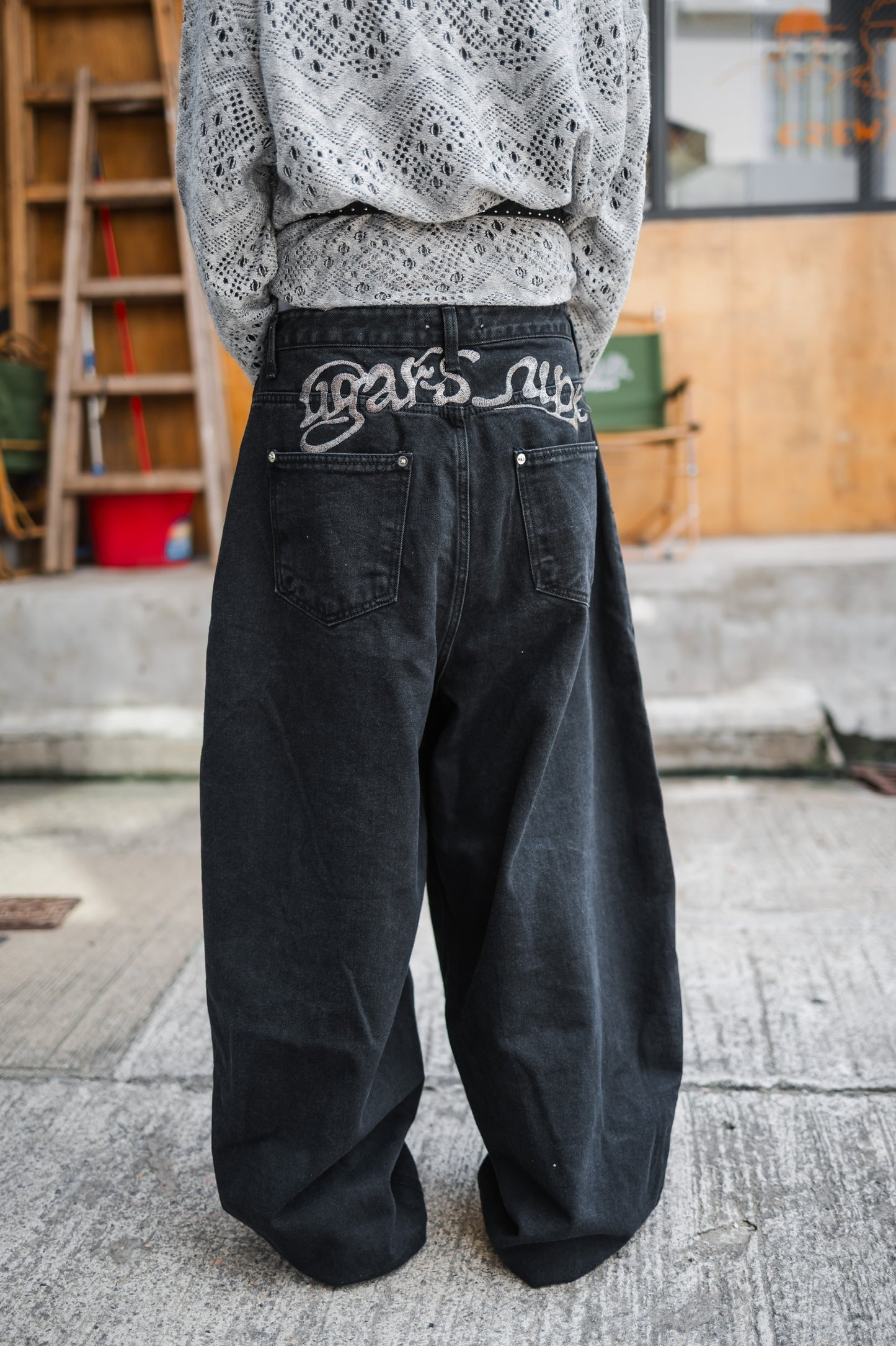 韓網熱賣!!刺繡牛仔長褲🍒