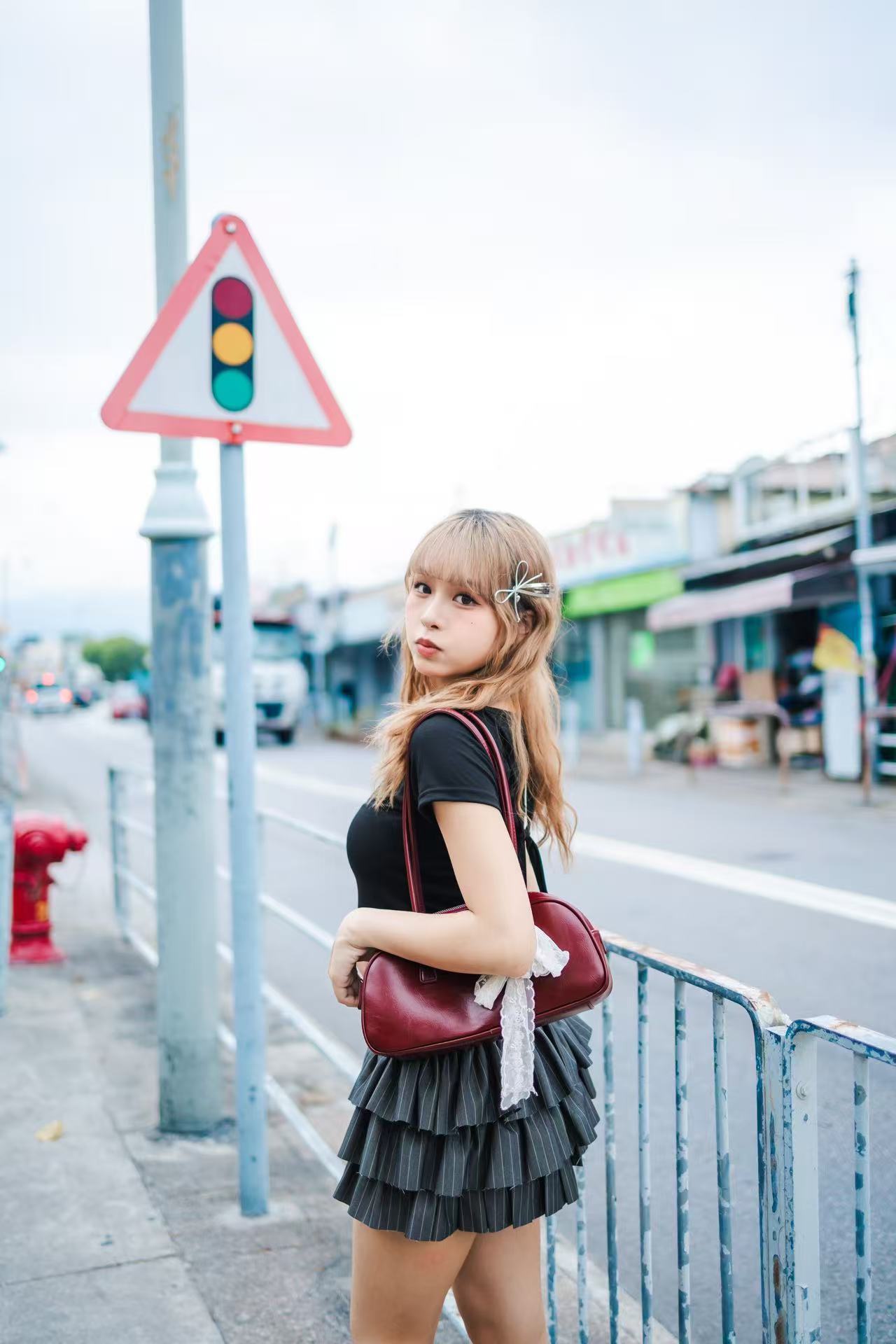 【🖤📸韓系街頭風】拼色掛頸上衣