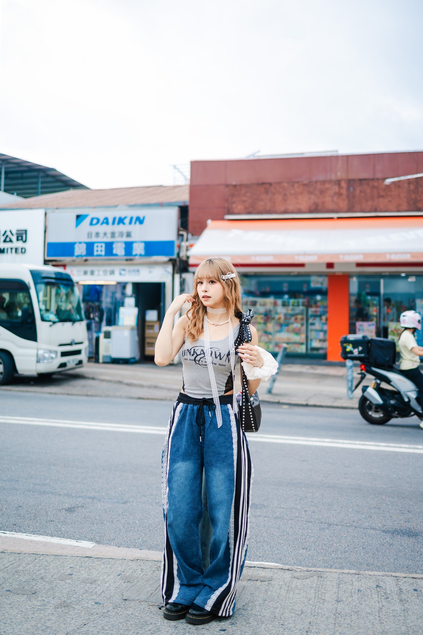 【🖤📸三色入 韓系街頭風！連胸罩蕾絲背心】