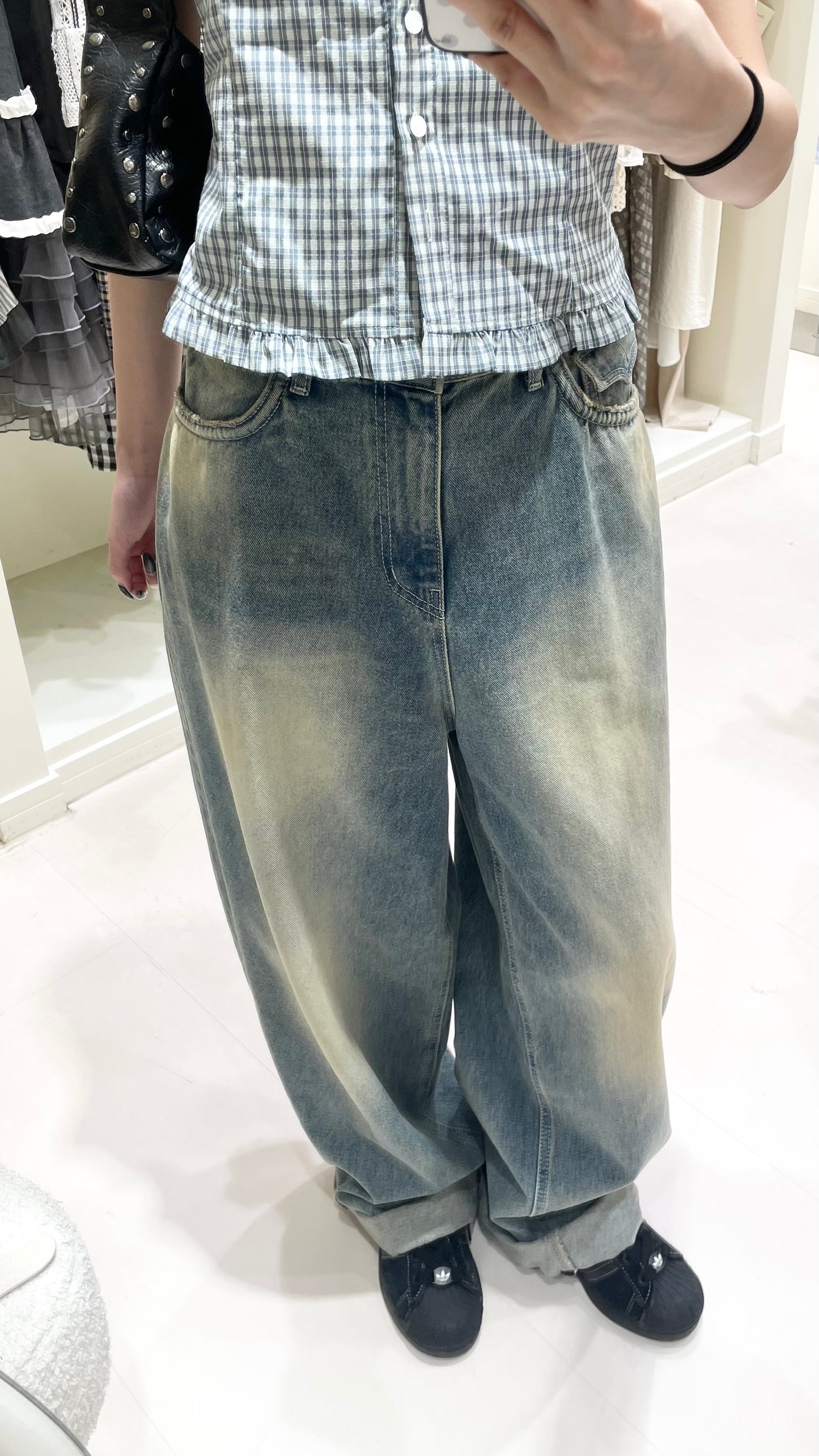 花邊格仔背心搭牛仔褲🥯