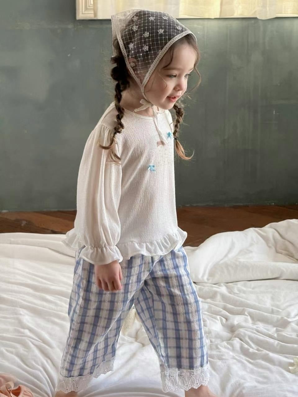 淨色花邊袖上衣🌸