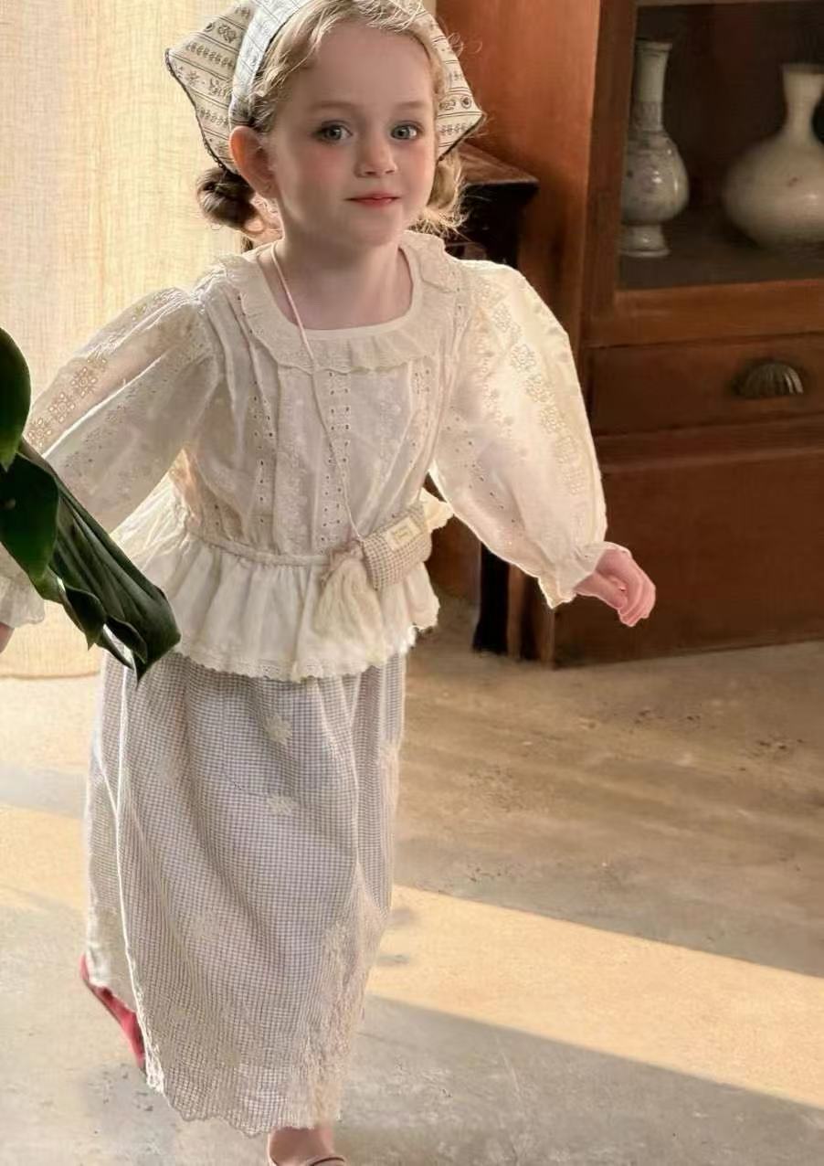 圓領花邊刺繡襯衫🔖