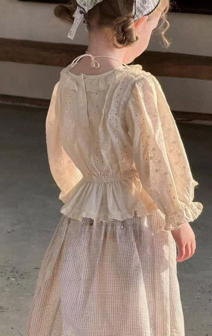 圓領花邊刺繡襯衫🔖