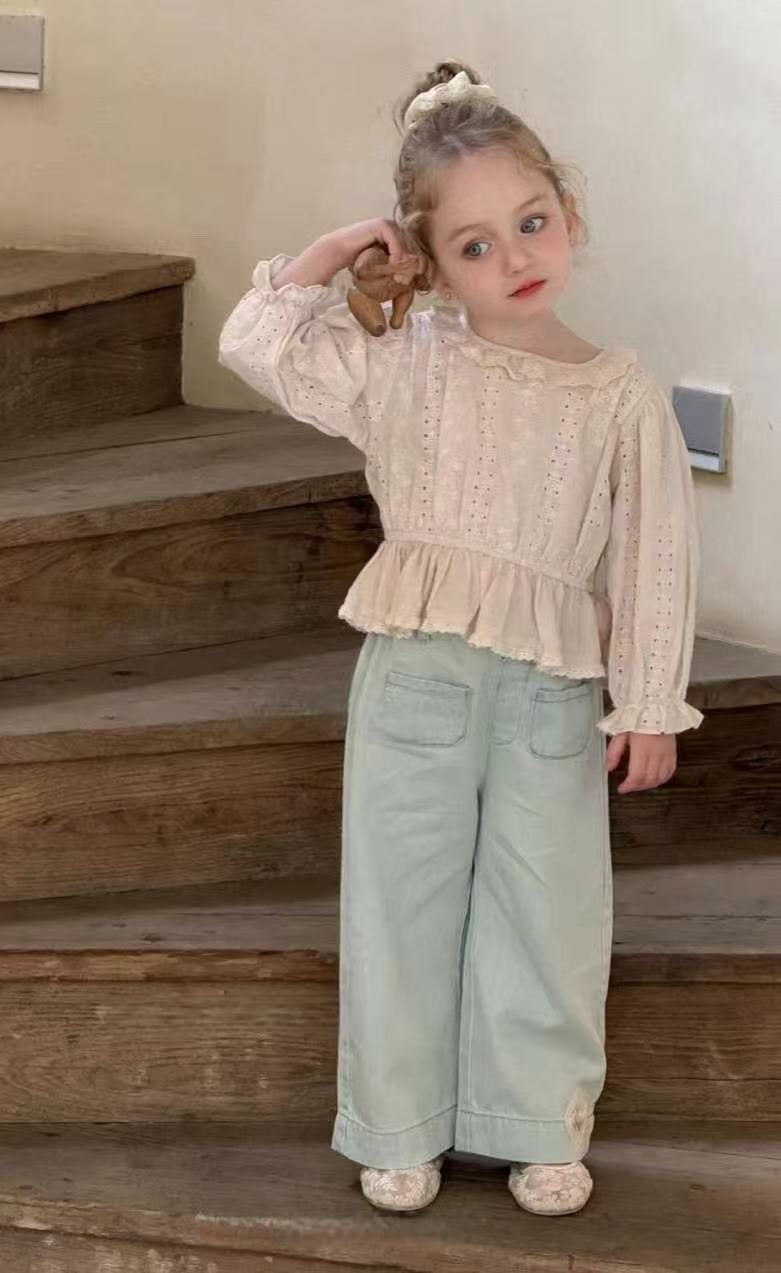 圓領花邊刺繡襯衫🔖