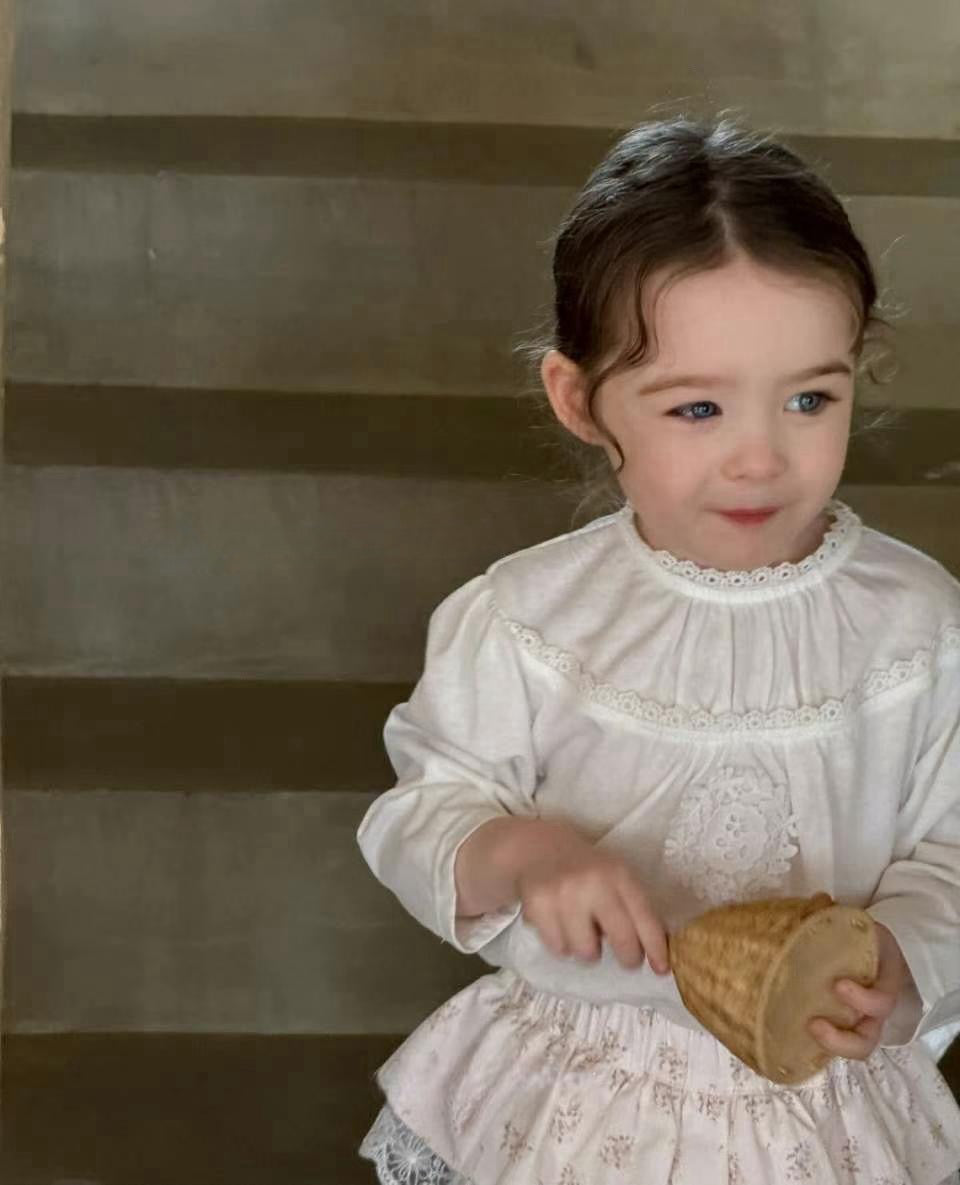 淨色花邊娃娃上衣🌷