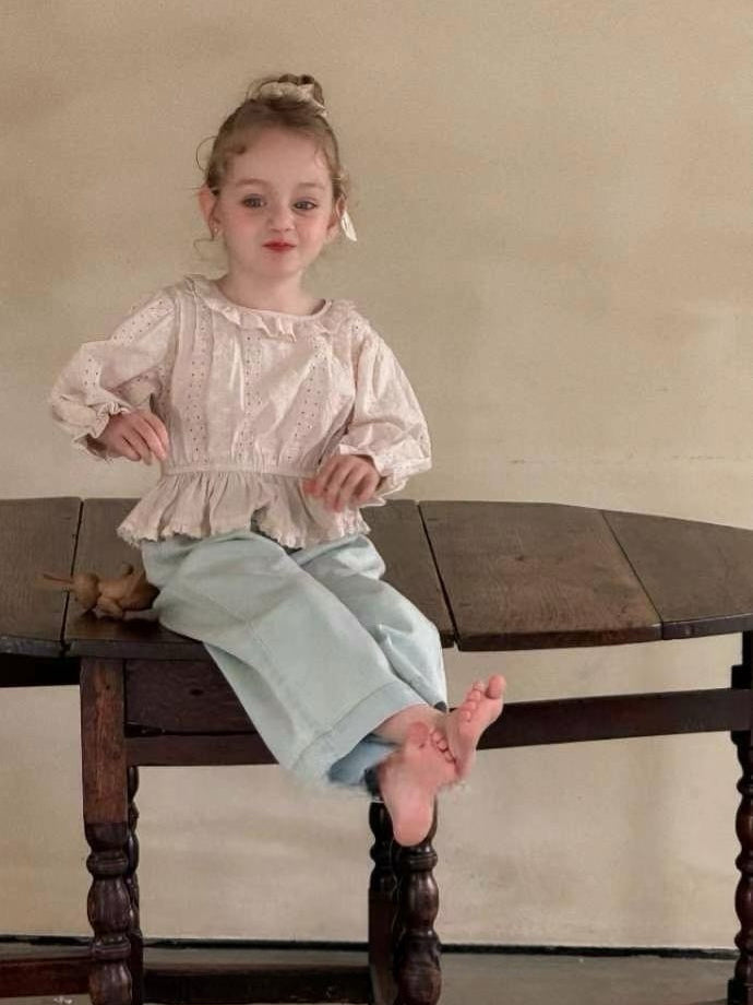 圓領花邊刺繡襯衫🔖